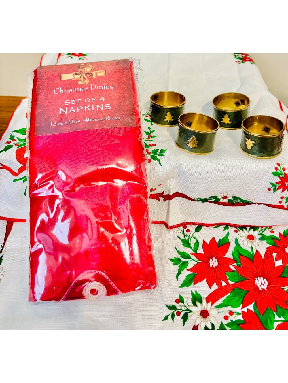 4 Pier One Hunter Green Brass Christmas Tree Napkin Rings & 4 New Red Napkins